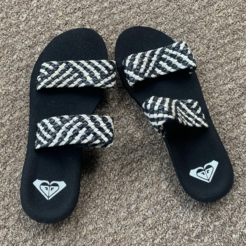 Roxy Double Woven strap slide sandals never worn